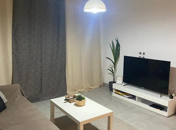 Super Avec Piscine Apartmán *