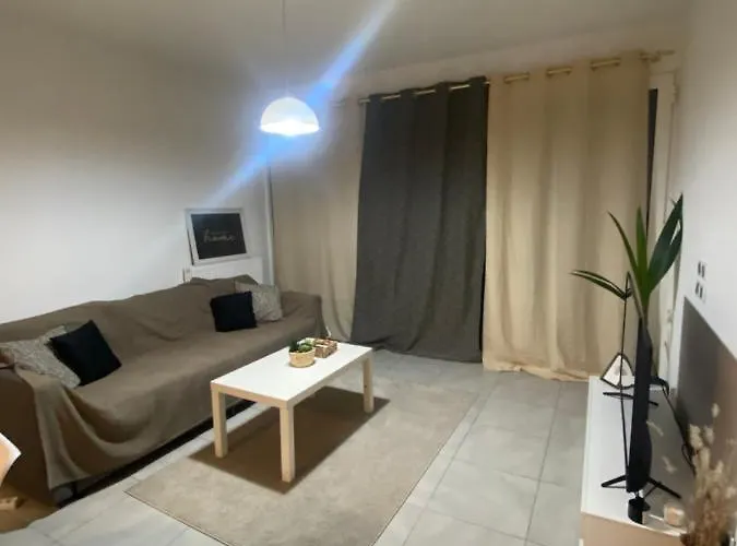 Super Avec Piscine Apartmán *